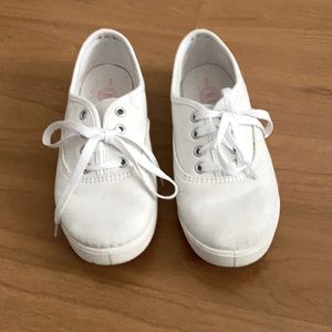 Girls white tennis shoes